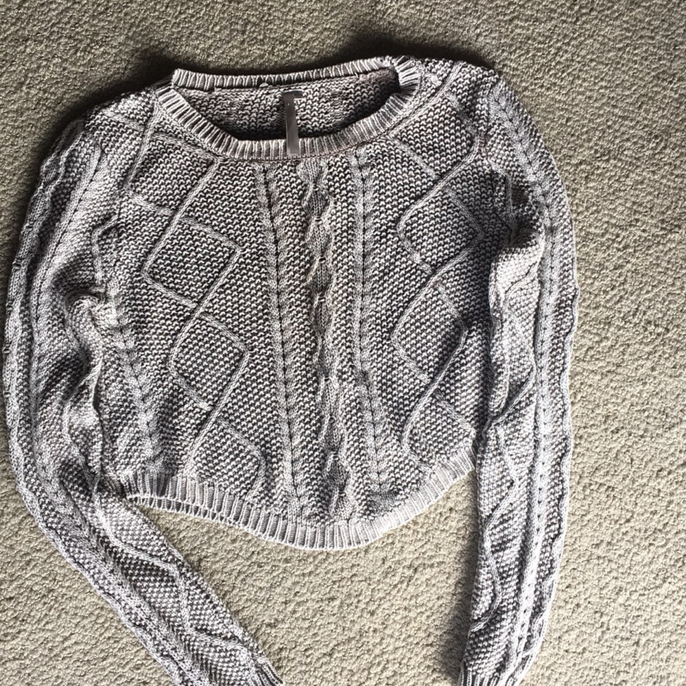 ✨Cropped Sweater✨